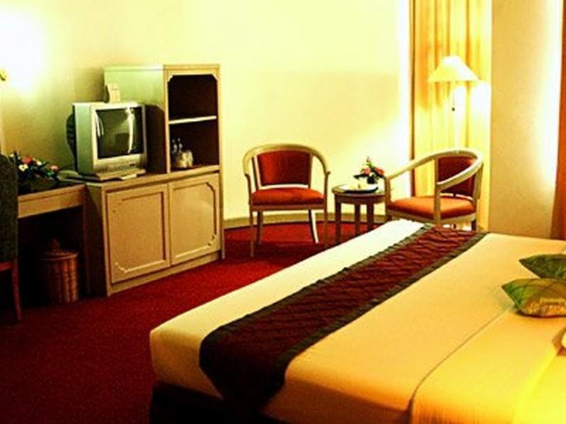 Hotel Royal Palace บันดุง ภายนอก รูปภาพ