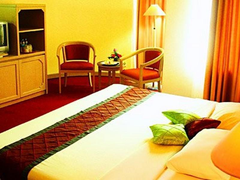 Hotel Royal Palace บันดุง ภายนอก รูปภาพ