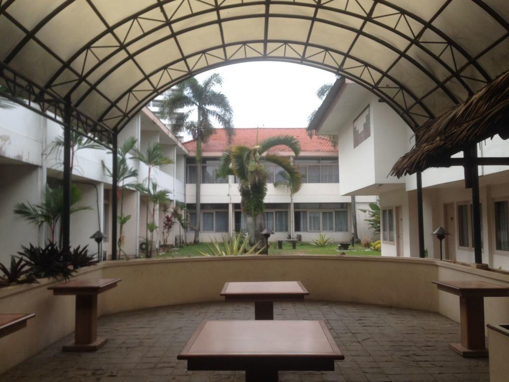 Hotel Royal Palace บันดุง ภายนอก รูปภาพ