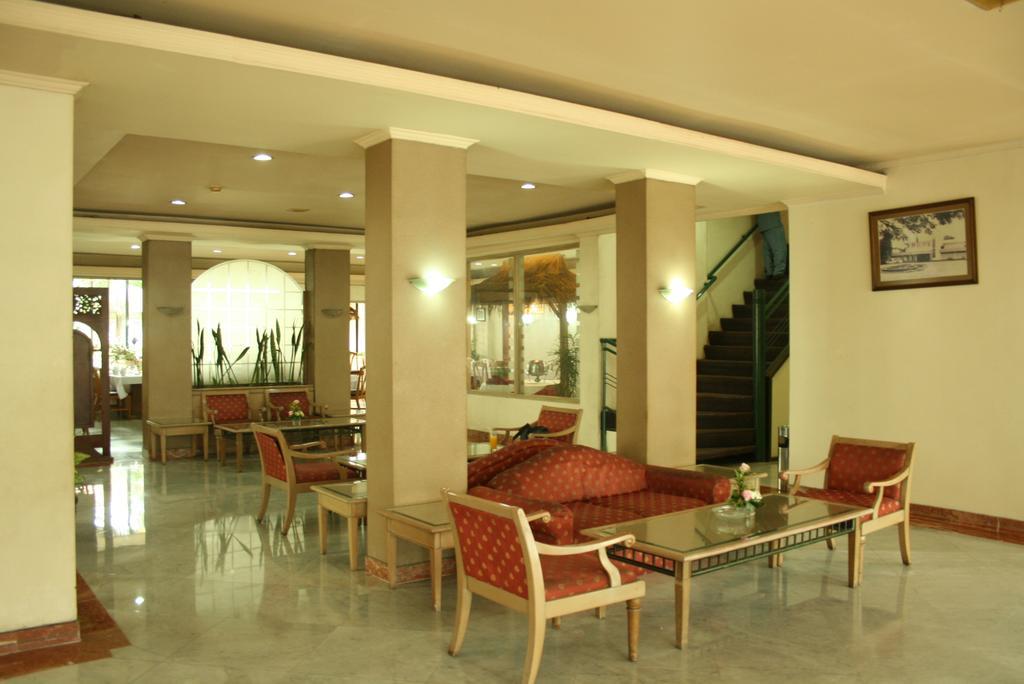 Hotel Royal Palace บันดุง ภายนอก รูปภาพ